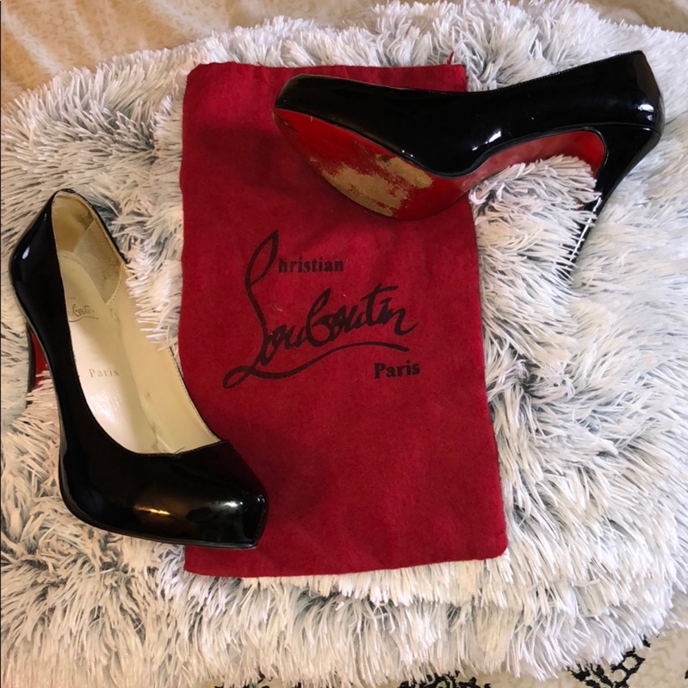 Christian Louboutin Elisa Pump with original bag